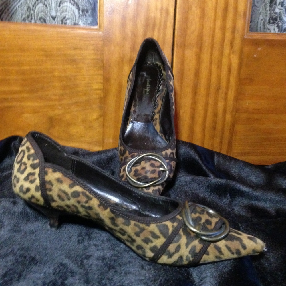 NORDSTROM BOUTIQUE Size 4 Leopard Kitten Heels Pumps RARE